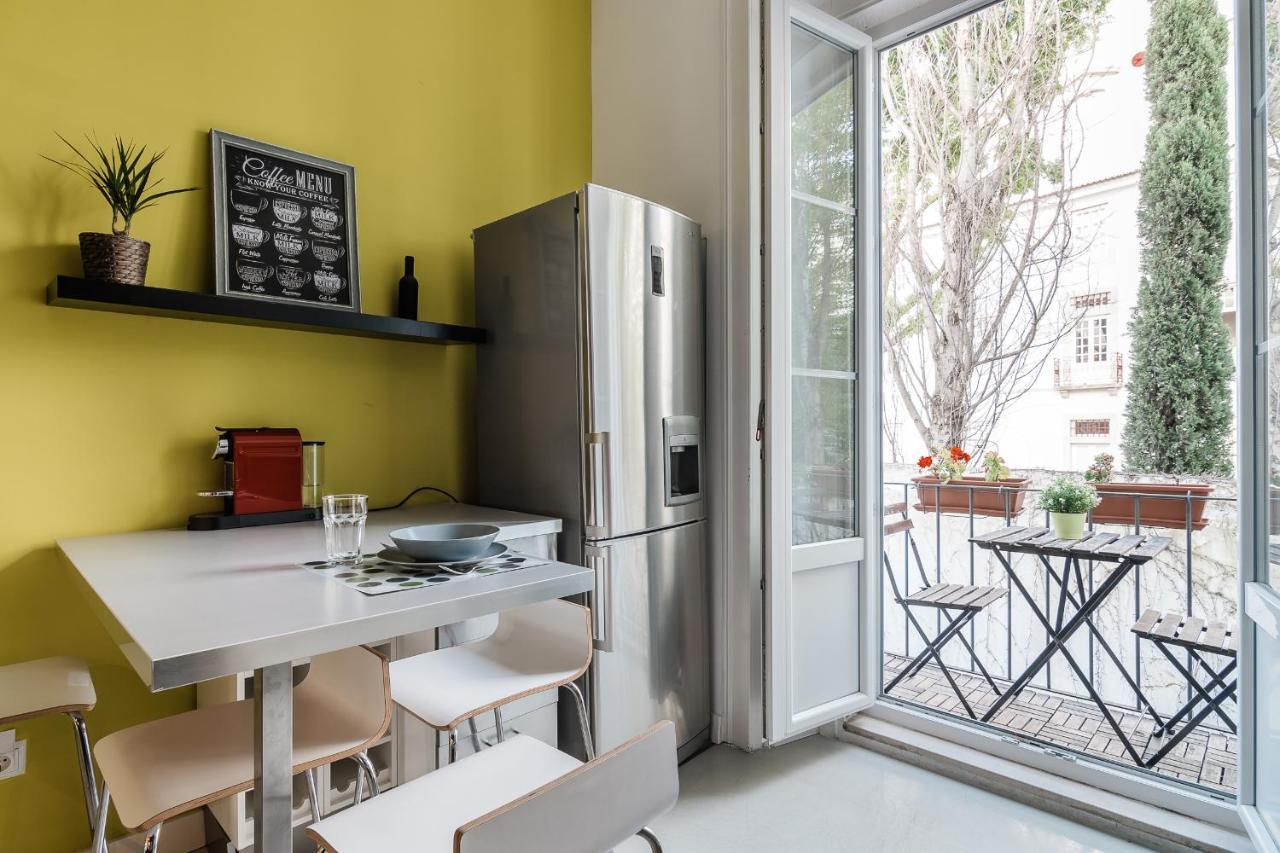 Elegant 3 Bedroom Flat With View In Principe Real Lisbon Exterior photo
